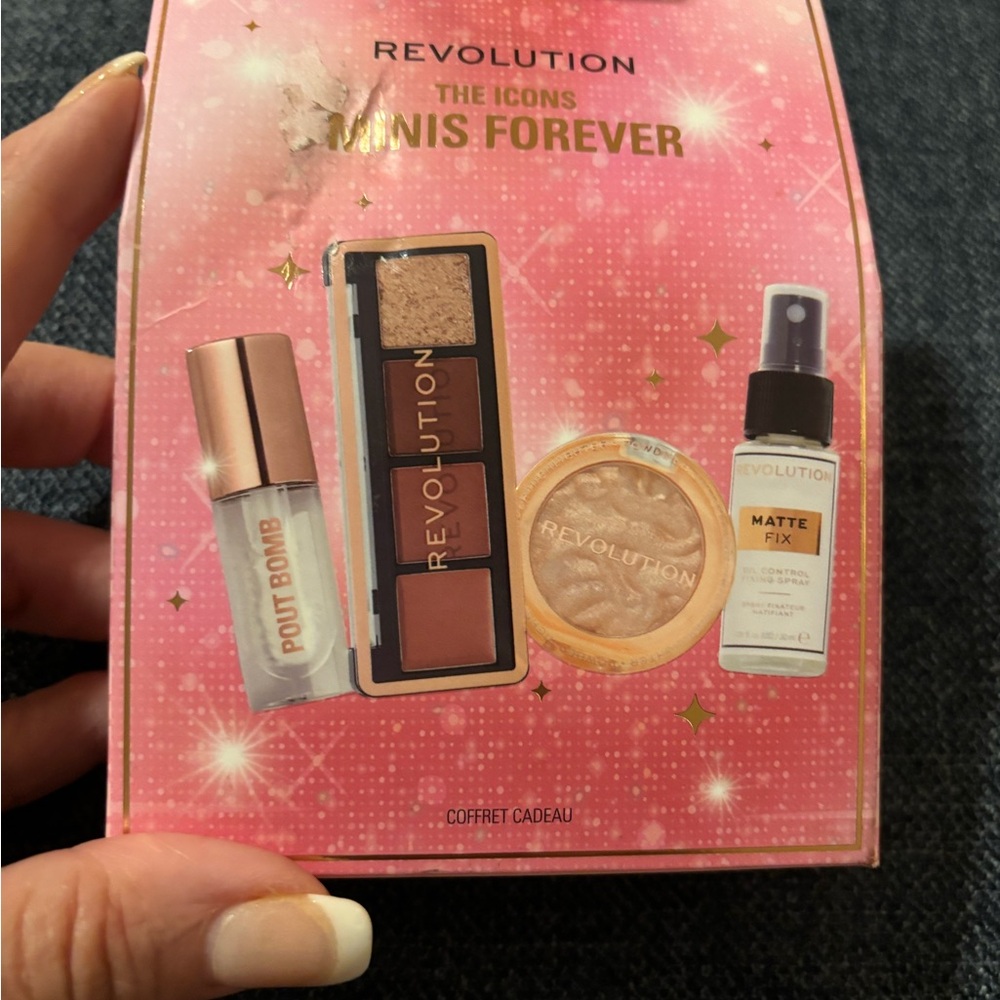 Revolution NEW Minis Forever Lip Gloss and Makeup Set - Picture 7 of 12